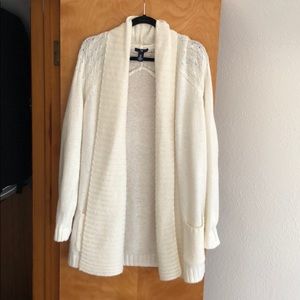 Gap sweater